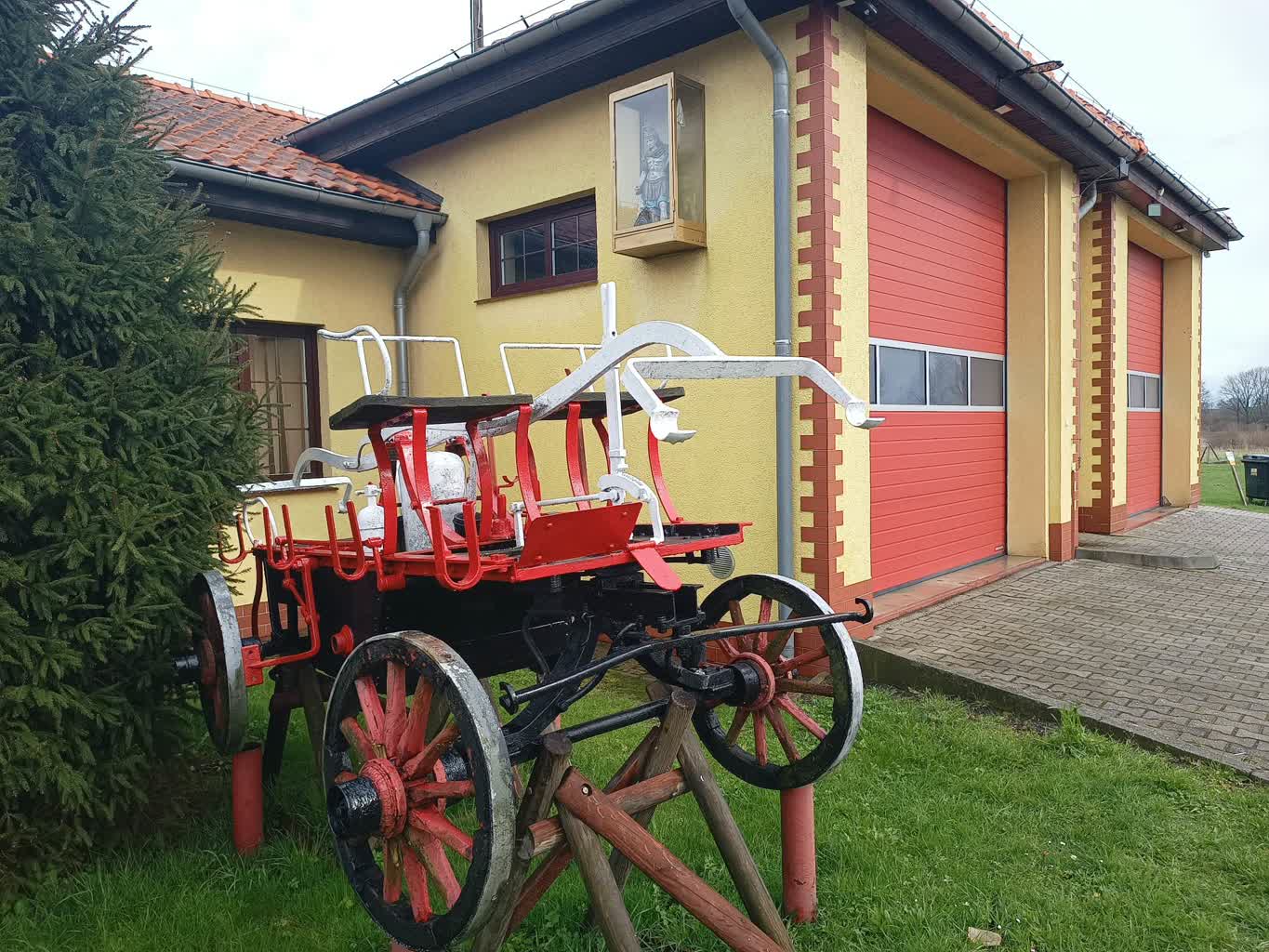 Pomoc strażaków dla Domu Samotnej Matki