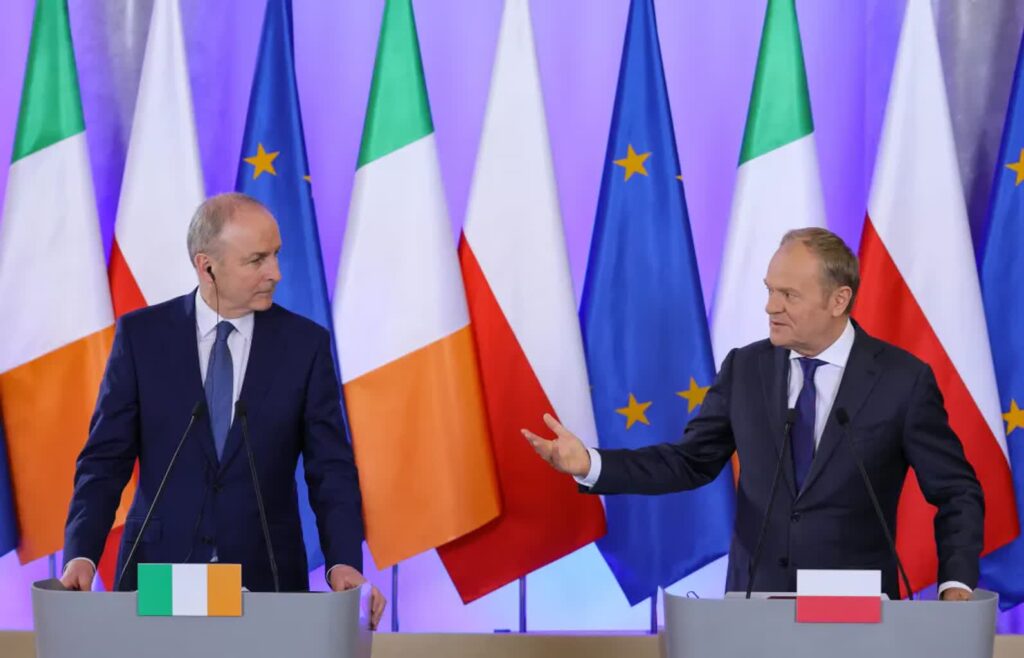 Premier Donald Tusk (P) i premier Republiki Irlandii Micheal Martin (L). Fot. PAP/Paweł Supernak