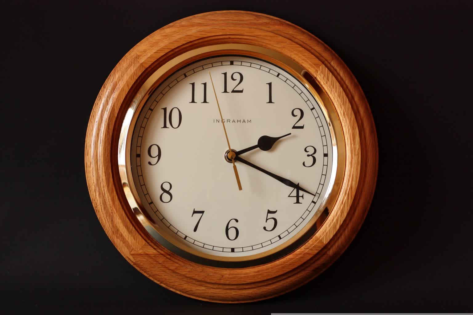 Zmiana czasu. W nadchodzącą noc przestawiamy zegarki