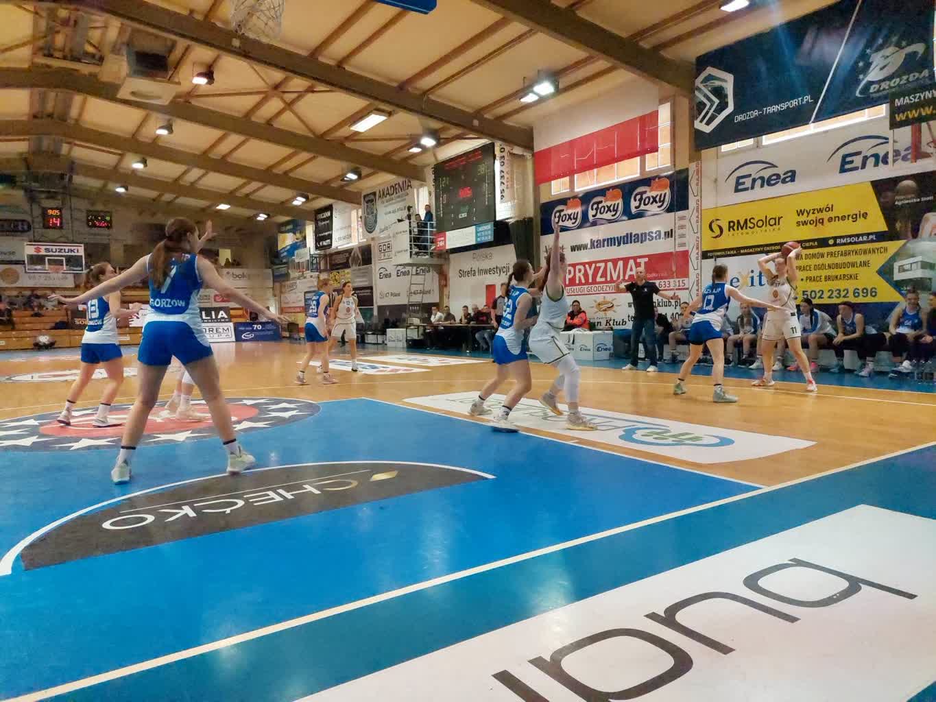 Koszykarki i koszykarze zagrają w ćwierćfinałach mistrzostw Polski