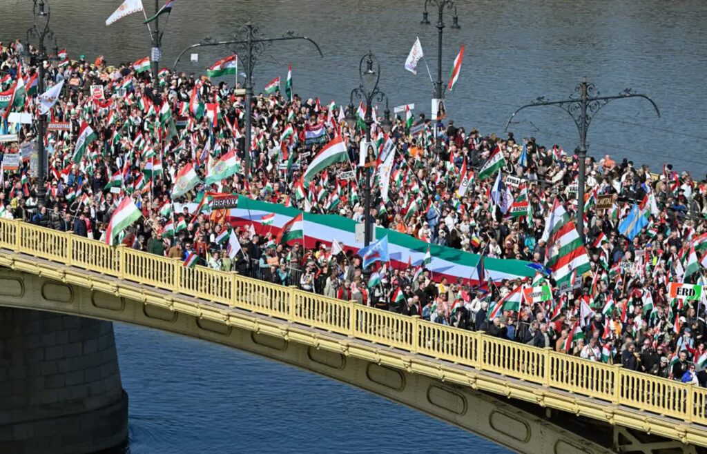 „Marszu Pokoju” w Budapeszcie organizowany przez Viktora Orbana, fot. PAP/EPA/MTI?Zoltan Mathe