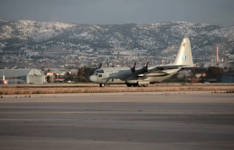 Turecka baza lotnicza Incirlik. Fot. PAP/EPA/GEORGE VITSARAS