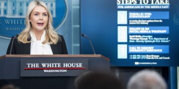 Karoline Leavitt (PAP/EPA/BONNIE CASH / POOL)