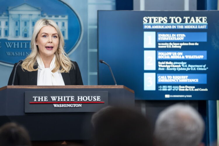 Karoline Leavitt (PAP/EPA/BONNIE CASH / POOL)