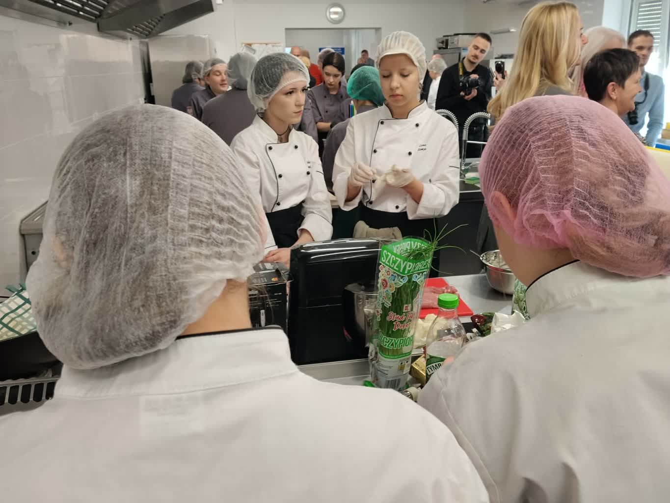 Uczniowie z Lubska mają nową pracownię gastronomiczną