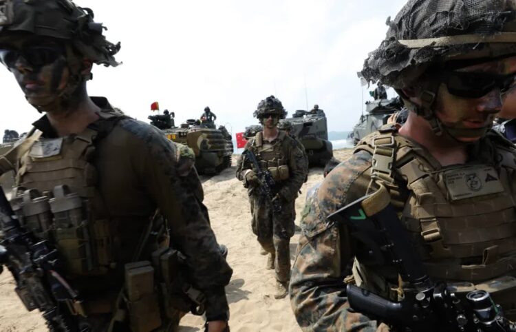 Marines (zdjęcie ilustracyjne). Fot. EPA/NARONG SANGNAK