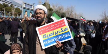 Na zdjęciu: antyamerykański i antyizraelski protest w Teheranie (PAP/EPA/ABEDIN TAHERKENAREH)