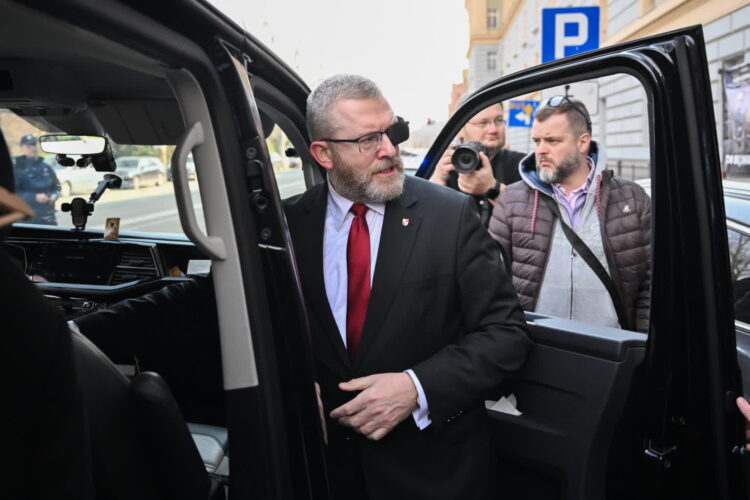 Grzegorz Braun. Fot. PAP/Maciej Kulczyński