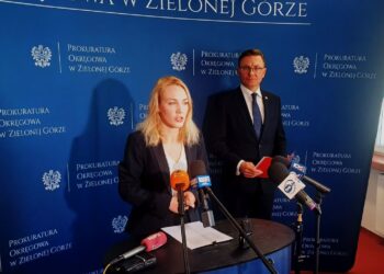 Konferencja prasowa w zielonogórskiej prokuraturze. Na zdjęciu prokuratorzy Ewa Antonowicz i Robert Kmieciak (fot. Piotr Bakselerowicz)