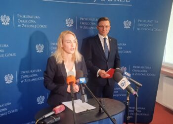 Konferencja prasowa w zielonogórskiej prokuraturze. Na zdjęciu prokuratorzy Ewa Antonowicz i Robert Kmieciak (fot. Piotr Bakselerowicz)