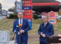 Działacze PiS chcą interwencji rządu ws. rosnących cen paliw. Konferencja Grzegorza Maćkowiaka i Piotra Barczaka (fot. Piotr Bakselerowicz)