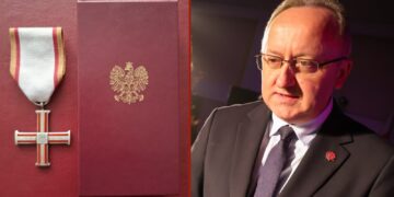 Krzyż Wolności i Solidarności i Karol Polejowski. Fot. Instytut Immunologii i Terapii Doświadczalnej im. Ludwika Hirszfelda PAN/FB i Instytut Pamięci Narodowej/FB