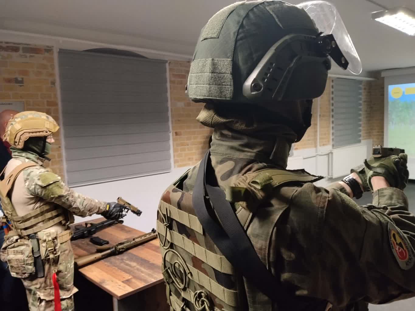 Otwarcie strzelnicy przy żarskiej szkole