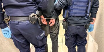 Połamał szlabany kolejowe i odjechał; dostał 2 tys. zł mandatu