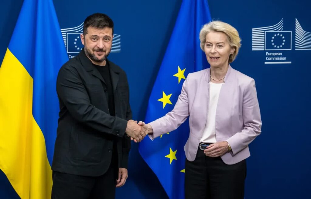 Prezydent Ukrainy Wołodymyr Zełenski i szefowa KE Ursula von der Leyen - zdjęcie archiwalne (fot. PAP/ Wiktor Dąbkowski)