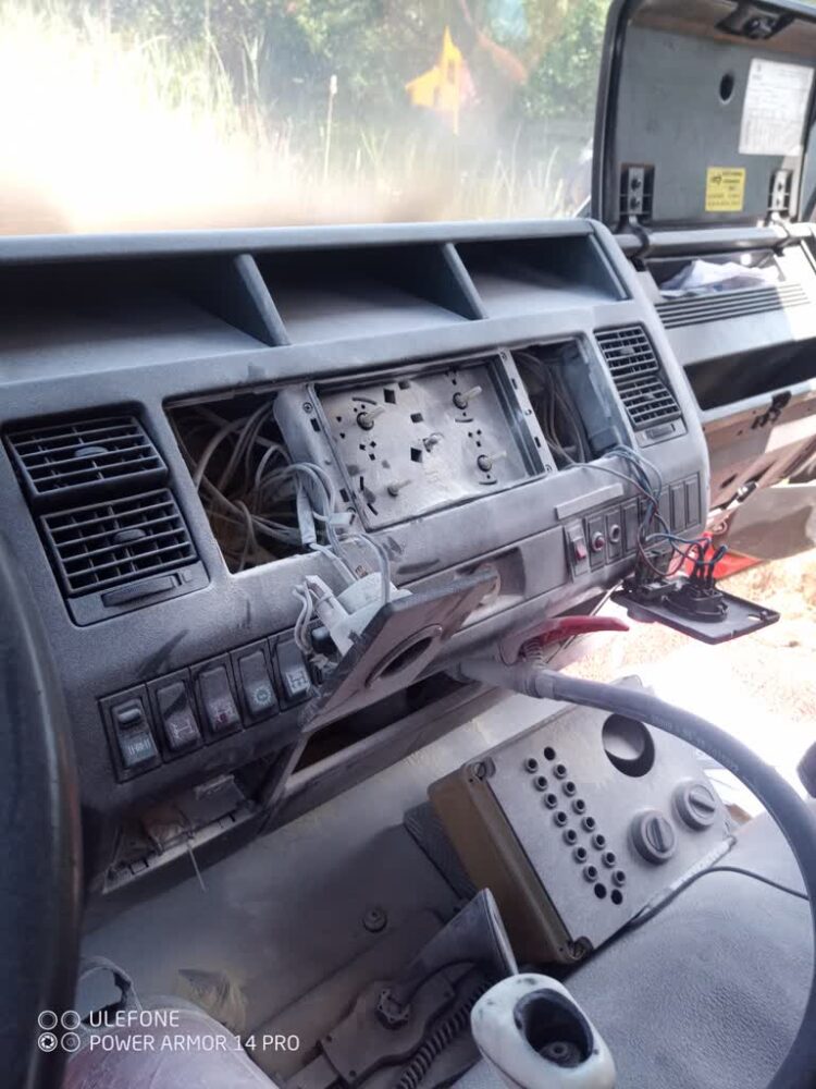 Spalone wnętrze wozu bojowego OSP Czarnów - fot. UG Górzyca