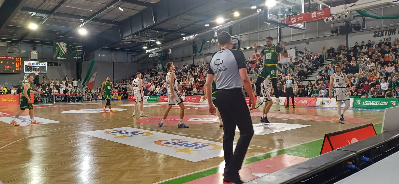 Zastal bezradny w II połowie meczu z mistrzem Polski