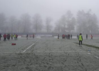 Pierwotnie mecz miał się odbyć jesienią, ale warunki na to nie pozwoliły