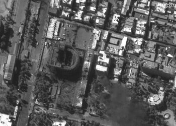 Zniszczenie w Teheranie na zdjęciu satelitarnym (PAP/EPA/SATELLITE IMAGE ©2026 VANTOR / HANDOUT)