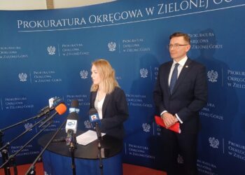 Konferencja prasowa w zielonogórskiej prokuraturze. Na zdjęciu prokuratorzy Ewa Antonowicz i Robert Kmieciak (fot. Piotr Bakselerowicz)