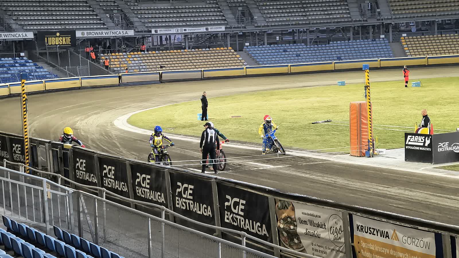 W drugich sparingowych derbach również górą Stal, ale tym razem było na styku