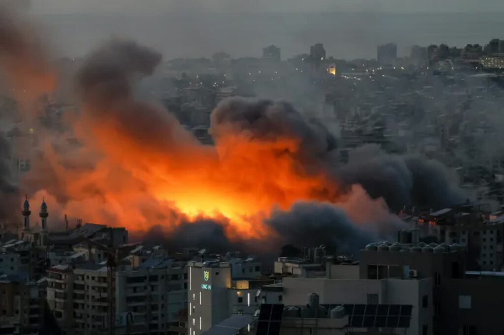 Izraelski atak na południu Bejrutu Fot. PAP/EPA/WAEL HAMZEH