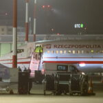 WARSZAWA PRZYLOT EWAKUOWANYCH Z BLISKIEGO WSCHODU. Fot. PAP/Leszek Szymański