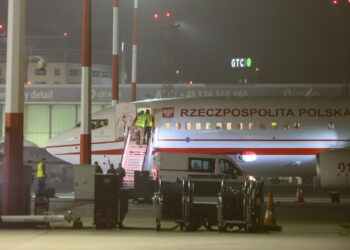 WARSZAWA PRZYLOT EWAKUOWANYCH Z BLISKIEGO WSCHODU. Fot. PAP/Leszek Szymański