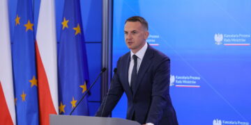 Adam Szłapka, rzecznik rządu Donalda Tuska (PAP/Paweł Supernak)