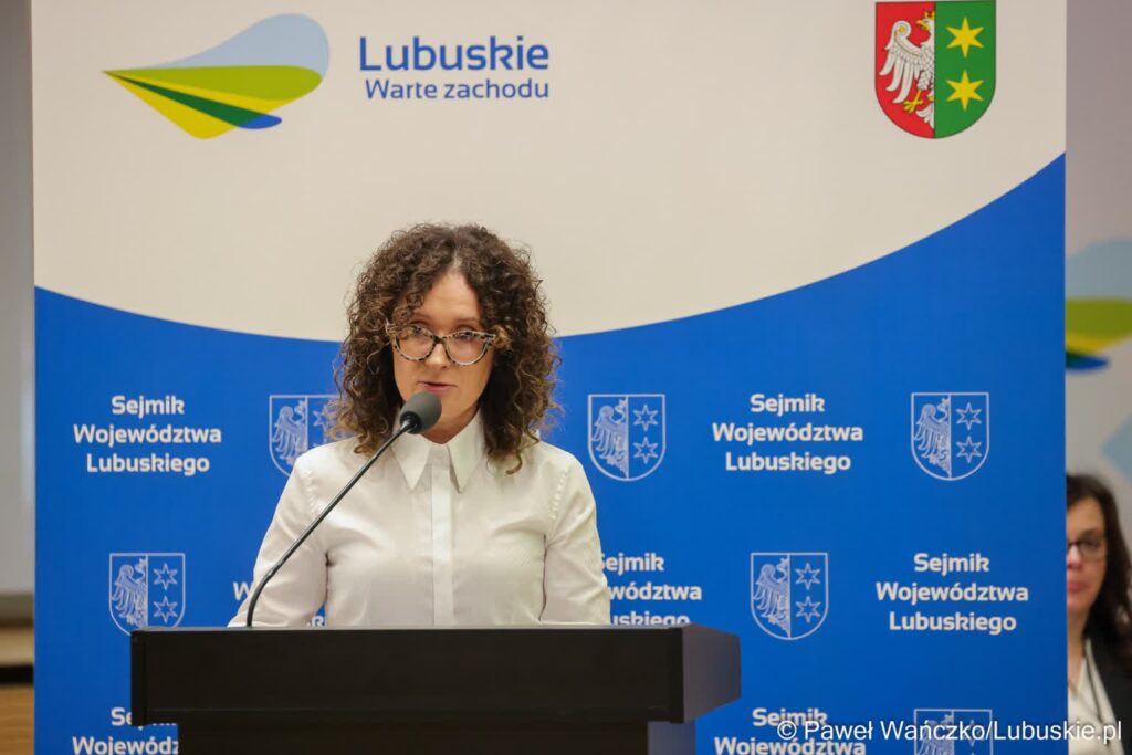 Starosta międzyrzecka Agnieszka Śniegna sesji sejmiku województwa lubuskiego (fot. Paweł Wańczko/lubuskie.pl)