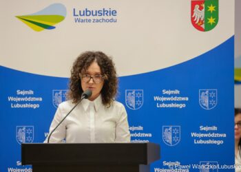 Starosta międzyrzecka Agnieszka Śniegna sesji sejmiku województwa lubuskiego (fot. Paweł Wańczko/lubuskie.pl)