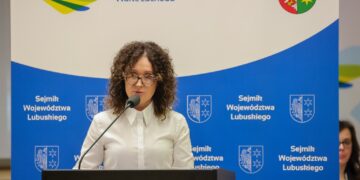 Starosta międzyrzecka Agnieszka Śniegna sesji sejmiku województwa lubuskiego (fot. Paweł Wańczko/lubuskie.pl)