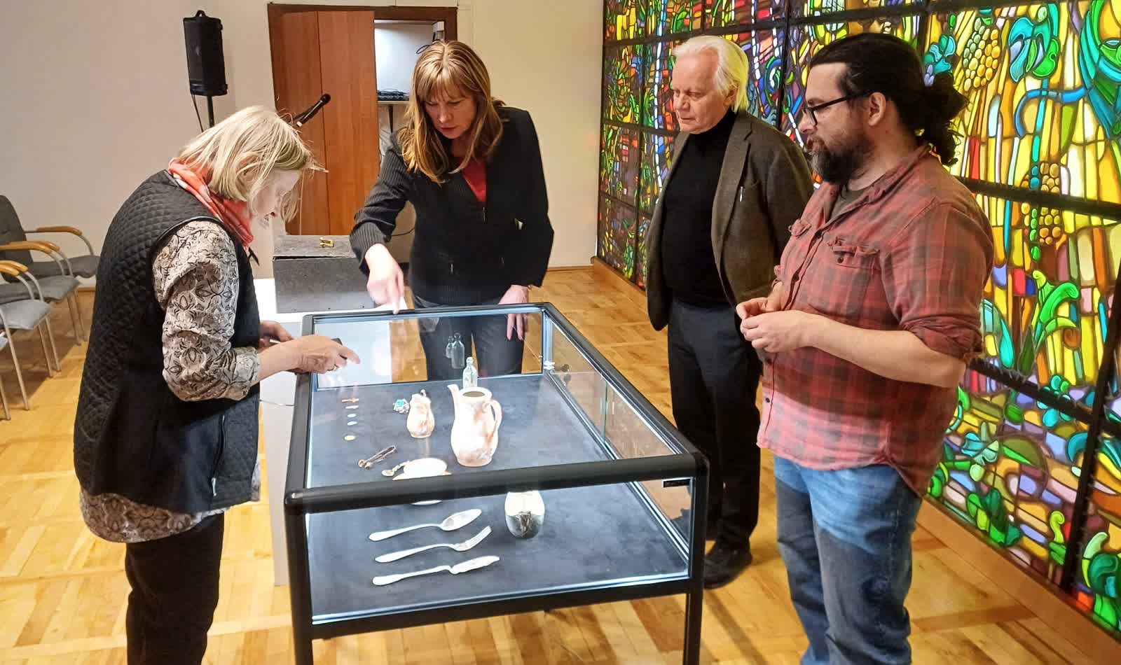 „Skarb” znaleziony w Ochli przekazany do muzeum