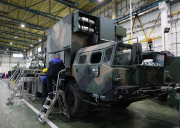 Siedziba Wojskowych Zakładów Elektronicznych S.A. w Zielonce koło Warszawy (PAP/Paweł Supernak)