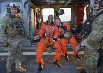 Koniec księżycowej misji Artemis II. Fot: PAP/EPA/BILL INGALLS / NASA / HANDOUT