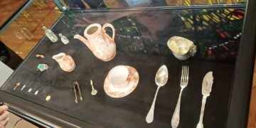 "Skarb" znaleziony w zielonogórskiej Ochli przekazany do Muzeum Ziemi Lubuskiej (fot. Piotr Bakselerowicz)