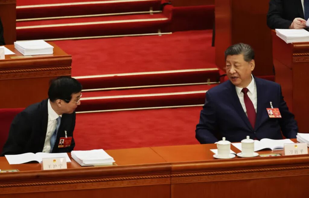 Przywódca Chin Xi Jinping. Fot. PAP/EPA/ ANDRES MARTINEZ CASARES