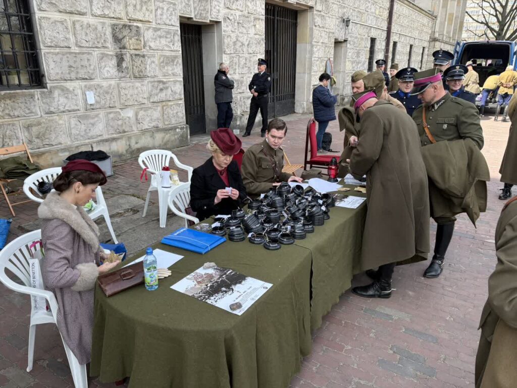 Facebook/KatynskiMarszCieni