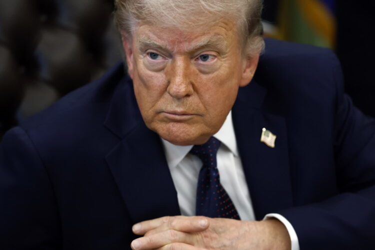 Na zdjęciu Donald Trump (PAP/EPA/WILL OLIVER / POOL)