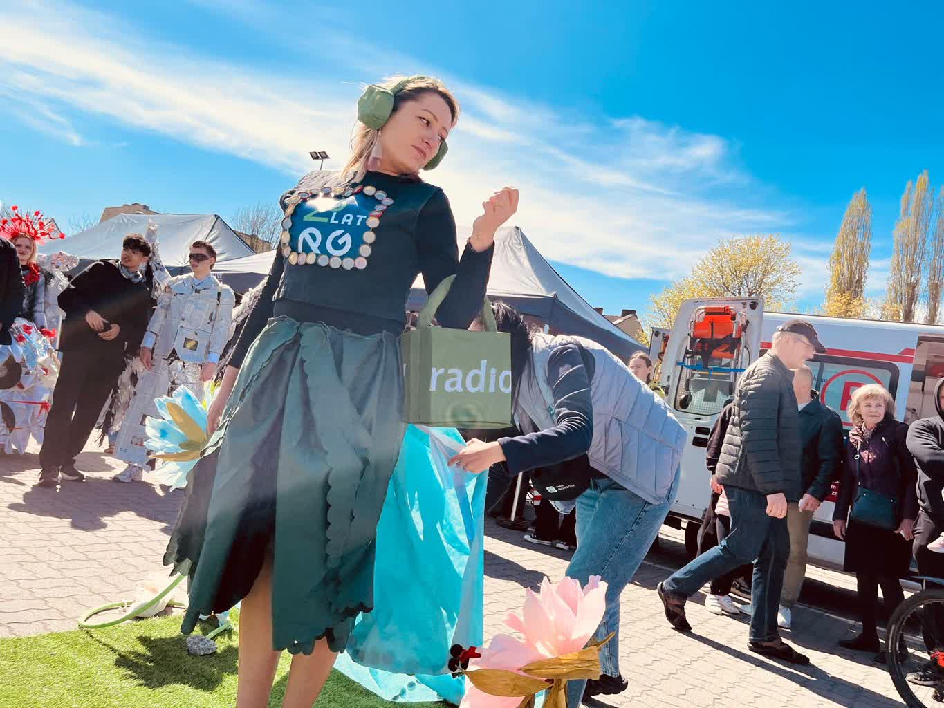 Radiowa kreacja na Recykling Fashion Show