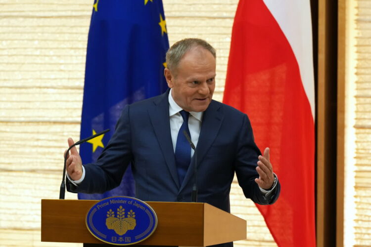 Premier Donald Tusk. Fot. PAP/EPA/Hiro Komae / POOL