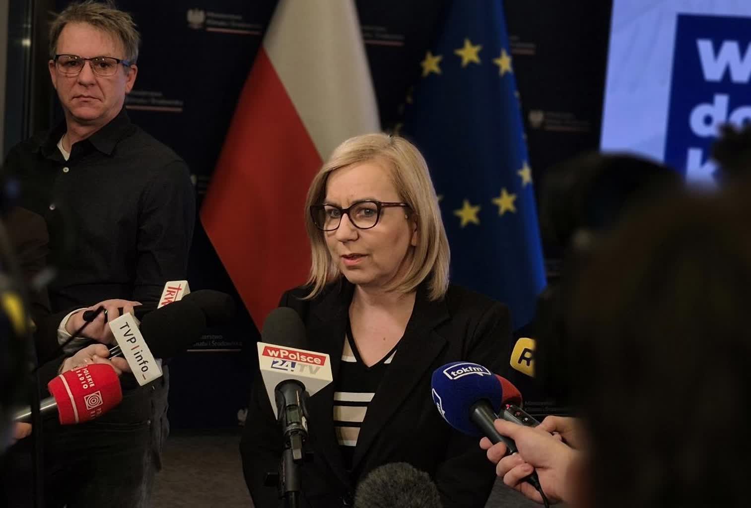 Rządzący i opozycja o wotum nieufności dla minister klimatu