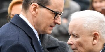 Prezes PiS Jarosław Kaczyński i b. premier Mateusz Morawiecki. Fot. PAP/ Radek Pietruszka