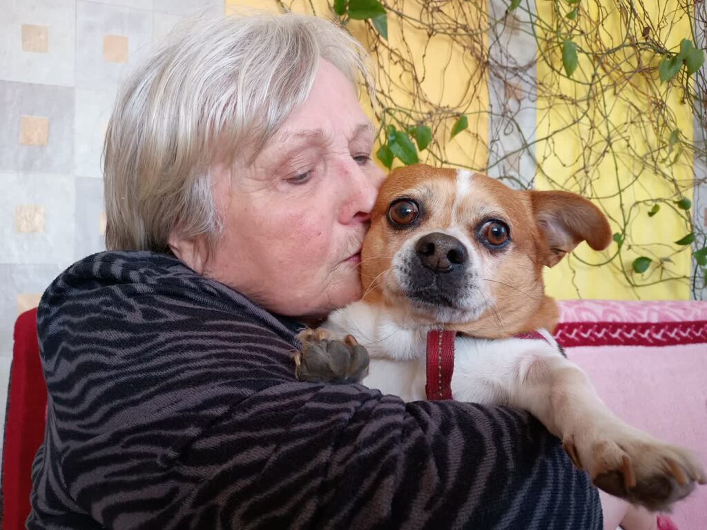 Pani Danuta z suczką Tiną fot. M. Szczęch