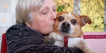 Pani Danuta z suczką Tiną fot. M. Szczęch