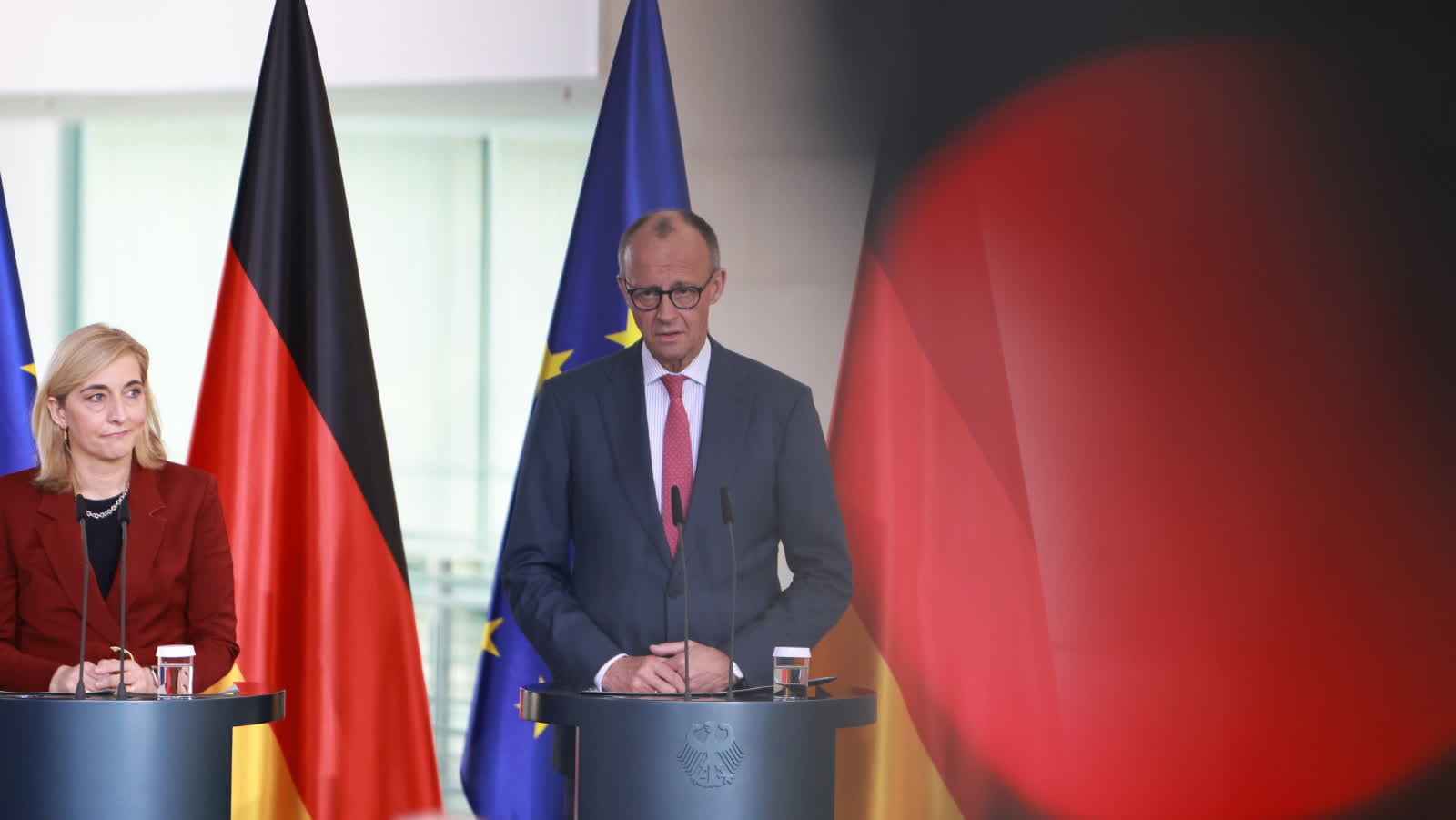 AfD z wyraźną przewagą w sondażu poparcia dla niemieckich partii