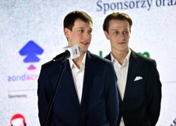 Kacper Tomasiak i Paweł Wąsek. Fot. PAP/Piotr Nowak