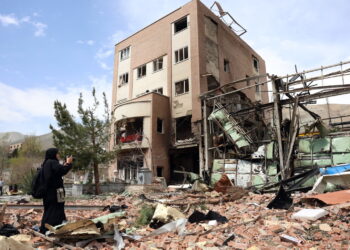 Zniszczenia w Teheranie (PAP/EPA/ABEDIN TAHERKENAREH)