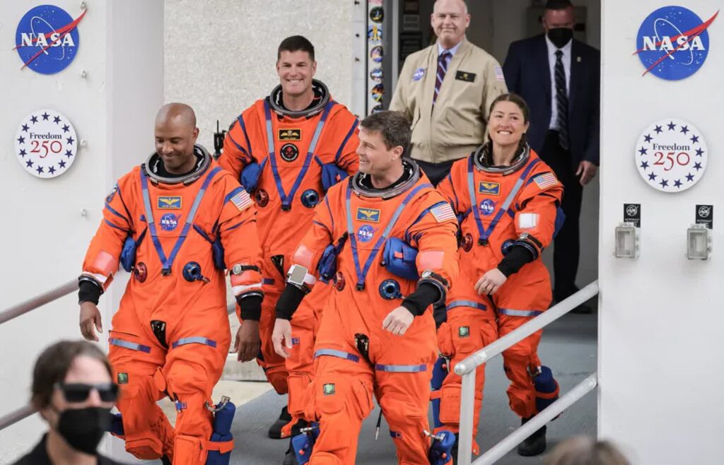 Załogę misji tworzą astronauci NASA. Fot. PAP/EPA/ CRISTOBAL HERRERA-ULASHKEVICH