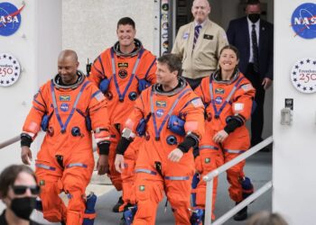 Załogę misji tworzą astronauci NASA. Fot. PAP/EPA/ CRISTOBAL HERRERA-ULASHKEVICH